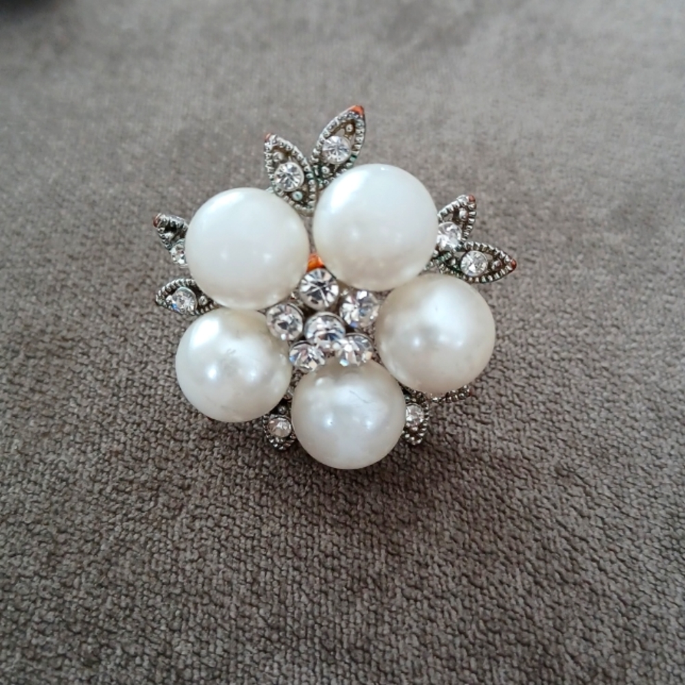 Faux Pearl Flower Ring